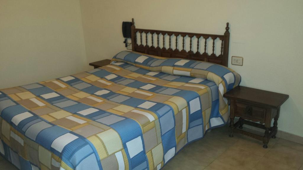 Hostal Botafumeiro Mota del Marques Екстер'єр фото
